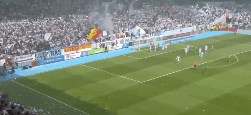 球迷破坏看台间隔网！瑞典杯决赛马尔默vs赫根开场1分钟就中断