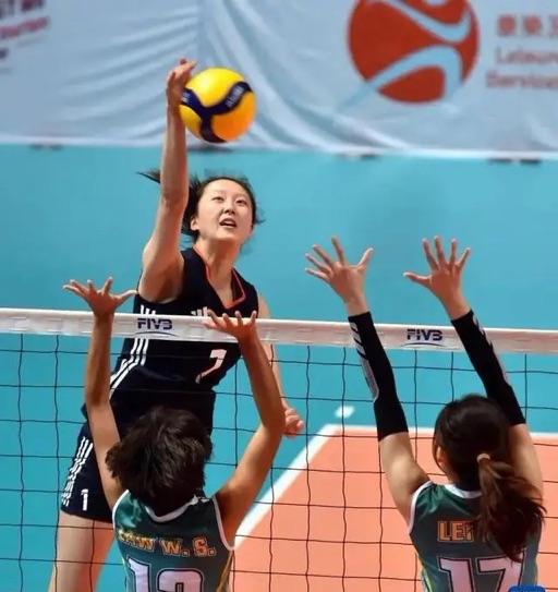 中国女排接应应给范泊宁杨舒茗机会！主攻应补选黄悦鑫李晨萱