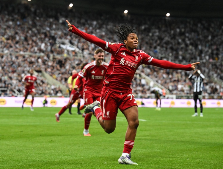 九游官方网站-彭南特：斯洛特必须让恩古莫哈首发，每个球迷都能看出这一点